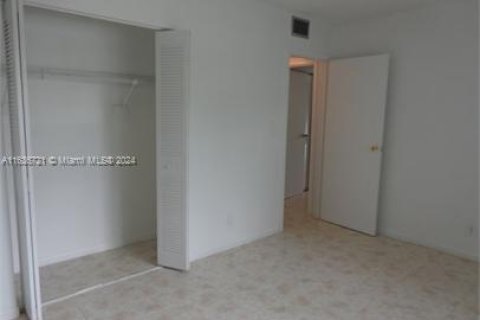 Condo in Deerfield Beach, Florida, 2 bedrooms  № 1351898 - photo 4