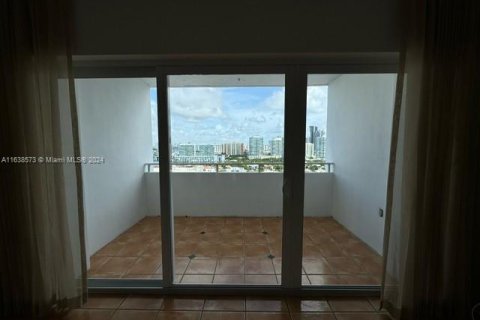 Condominio en alquiler en Sunny Isles Beach, Florida, 1 dormitorio, 70.79 m2 № 1351901 - foto 5