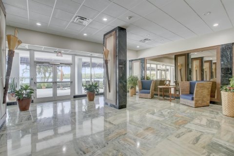 Copropriété à louer à Sunny Isles Beach, Floride: 1 chambre, 70.79 m2 № 1351901 - photo 29