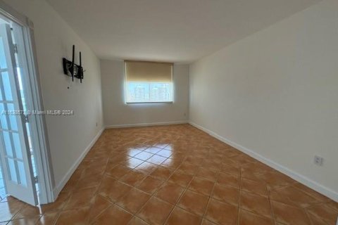 Copropriété à louer à Sunny Isles Beach, Floride: 1 chambre, 70.79 m2 № 1351901 - photo 6