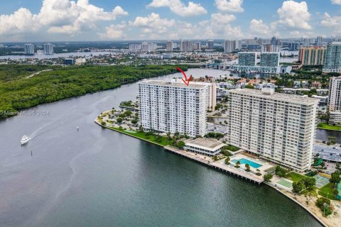 Copropriété à louer à Sunny Isles Beach, Floride: 1 chambre, 70.79 m2 № 1351901 - photo 17