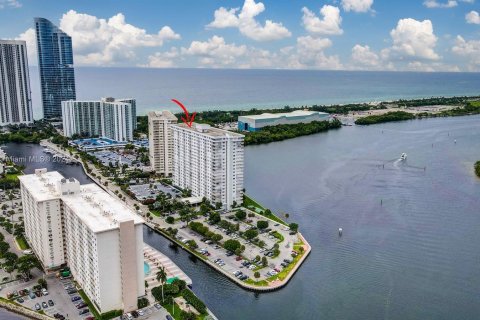 Copropriété à louer à Sunny Isles Beach, Floride: 1 chambre, 70.79 m2 № 1351901 - photo 16