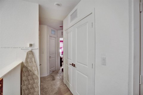 Townhouse in Miami Gardens, Florida 4 bedrooms, 148.83 sq.m. № 1242121 - photo 10