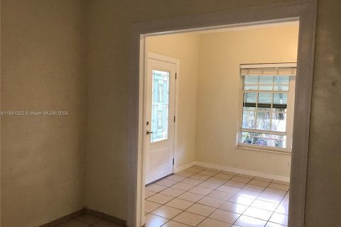 Immobilier commercial à vendre à Miami, Floride: 315.12 m2 № 1319031 - photo 18