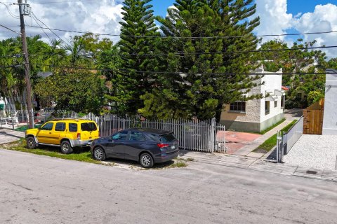 Propiedad comercial en venta en Miami, Florida, 315.12 m2 № 1319031 - foto 10