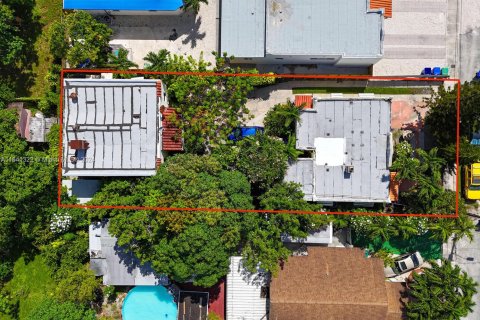 Propiedad comercial en venta en Miami, Florida, 315.12 m2 № 1319031 - foto 2