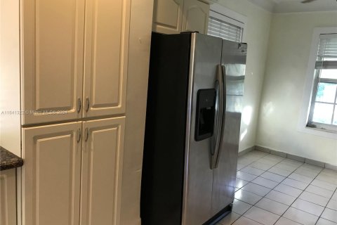 Immobilier commercial à vendre à Miami, Floride: 315.12 m2 № 1319031 - photo 21