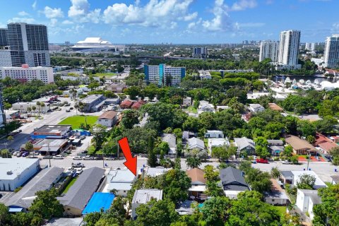 Immobilier commercial à vendre à Miami, Floride: 315.12 m2 № 1319031 - photo 9