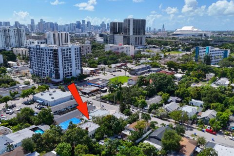 Propiedad comercial en venta en Miami, Florida, 315.12 m2 № 1319031 - foto 8