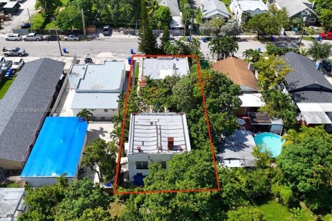 Commercial property in Miami, Florida 315.12 sq.m. № 1319031 - photo 1