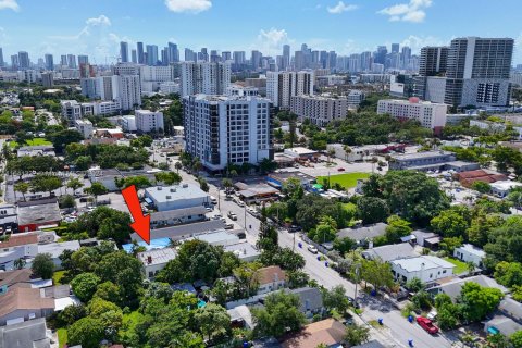 Propiedad comercial en venta en Miami, Florida, 315.12 m2 № 1319031 - foto 7