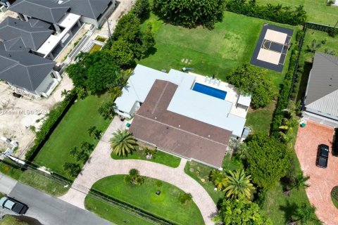 Villa ou maison à vendre à Miami, Floride: 4 chambres, 428.28 m2 № 1351904 - photo 23