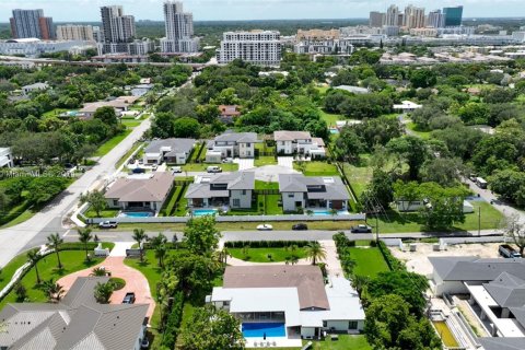 Villa ou maison à vendre à Miami, Floride: 4 chambres, 428.28 m2 № 1351904 - photo 27