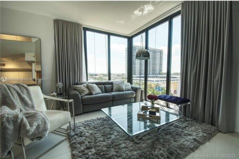 Condominio en alquiler en Doral, Florida, 2 dormitorios, 99.68 m2 № 1351861 - foto 2