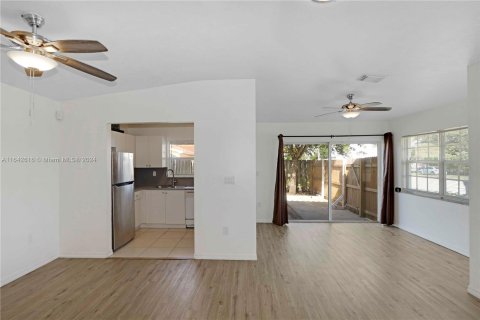 Casa en venta en Miami, Florida, 3 dormitorios, 117.15 m2 № 1351902 - foto 6