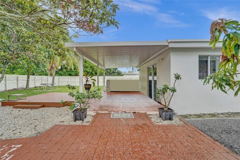 Villa ou maison à vendre à Miramar, Floride: 3 chambres, 91.6 m2 № 1351859 - photo 25