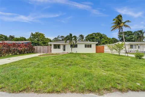 Villa ou maison à vendre à Miramar, Floride: 3 chambres, 91.6 m2 № 1351859 - photo 2