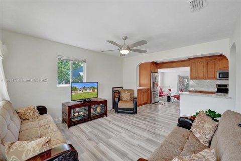 Casa en venta en Miramar, Florida, 3 dormitorios, 91.6 m2 № 1351859 - foto 5