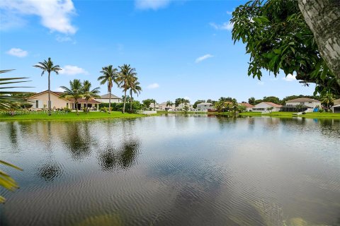 Villa ou maison à vendre à Davie, Floride: 4 chambres, 137.4 m2 № 1331456 - photo 3