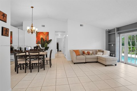 Casa en venta en Davie, Florida, 4 dormitorios, 137.4 m2 № 1331456 - foto 13