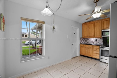 Casa en venta en Davie, Florida, 4 dormitorios, 137.4 m2 № 1331456 - foto 11