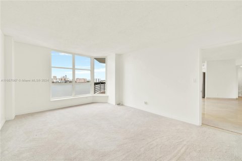 Condominio en alquiler en Aventura, Florida, 1 dormitorio, 97.55 m2 № 1357311 - foto 19