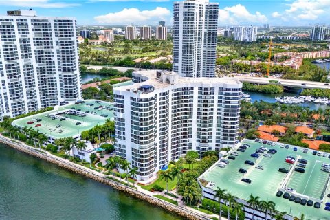 Condo in Aventura, Florida, 1 bedroom  № 1357311 - photo 27