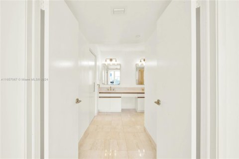 Condominio en alquiler en Aventura, Florida, 1 dormitorio, 97.55 m2 № 1357311 - foto 22