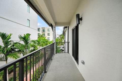 Townhouse in Doral, Florida 3 bedrooms, 149.02 sq.m. № 1331677 - photo 23