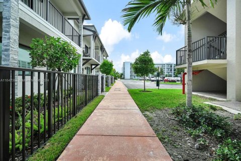 Touwnhouse à vendre à Doral, Floride: 3 chambres, 149.02 m2 № 1331677 - photo 6