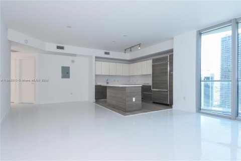 Condominio en alquiler en Miami, Florida, 2 dormitorios, 108.23 m2 № 1356766 - foto 8