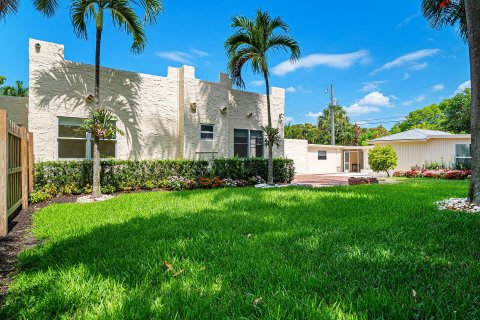 Immobilier commercial à vendre à West Palm Beach, Floride: 171.03 m2 № 1207707 - photo 1