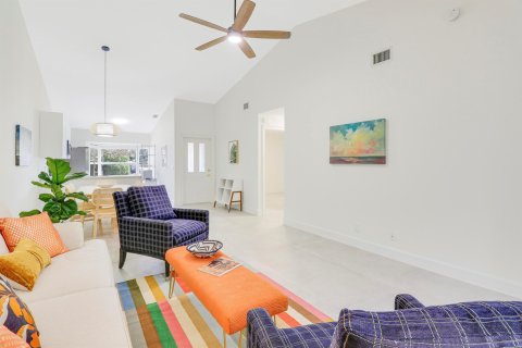 Villa ou maison à vendre à Hobe Sound, Floride: 2 chambres, 120.68 m2 № 1035841 - photo 28