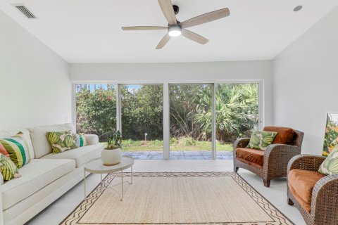 Villa ou maison à vendre à Hobe Sound, Floride: 2 chambres, 120.68 m2 № 1035841 - photo 12