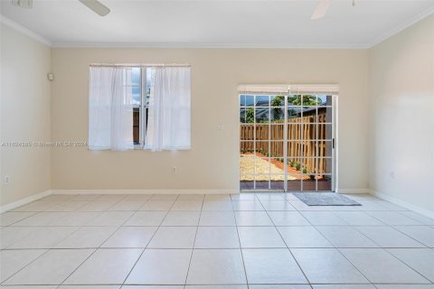 Touwnhouse à vendre à Cutler Bay, Floride: 3 chambres, 143.07 m2 № 1281223 - photo 11