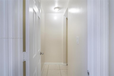 Touwnhouse à vendre à Cutler Bay, Floride: 3 chambres, 143.07 m2 № 1281223 - photo 12