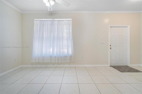 Touwnhouse à vendre à Cutler Bay, Floride: 3 chambres, 143.07 m2 № 1281223 - photo 4