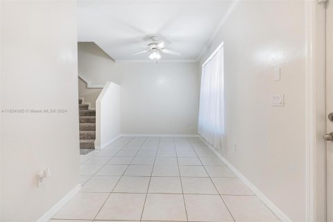 Touwnhouse à vendre à Cutler Bay, Floride: 3 chambres, 143.07 m2 № 1281223 - photo 5