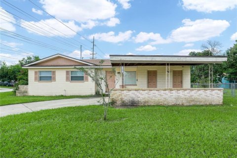 House in Lakeland, Florida 4 bedrooms, 116.13 sq.m. № 1388621 - photo 1