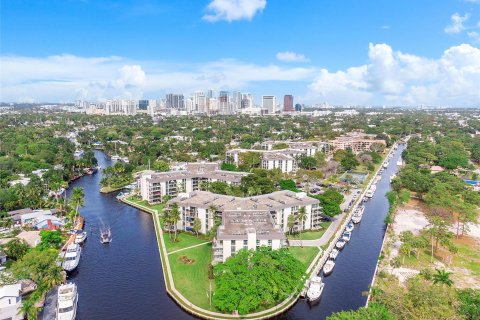 Condo in Fort Lauderdale, Florida, 2 bedrooms  № 1077123 - photo 2