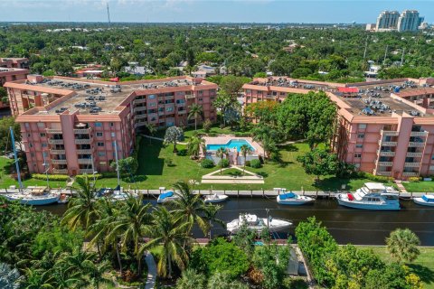 Copropriété à vendre à Fort Lauderdale, Floride: 2 chambres, 102.19 m2 № 1077123 - photo 1