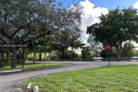 Propiedad comercial en venta en Miami Lakes, Florida № 1241110 - foto 13