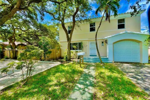 Villa ou maison à louer à Hollywood, Floride: 2 chambres, 135.45 m2 № 1241109 - photo 1