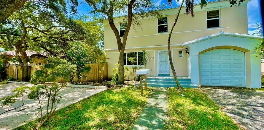 Villa ou maison à Hollywood, Floride 2 chambres, 135.45 m2 № 1241109