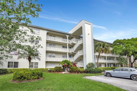 Condominio en venta en Coconut Creek, Florida, 2 dormitorios, 107.3 m2 № 1073612 - foto 3