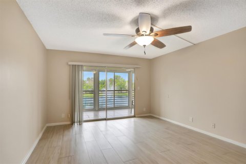Condominio en venta en Coconut Creek, Florida, 2 dormitorios, 107.3 m2 № 1073612 - foto 22