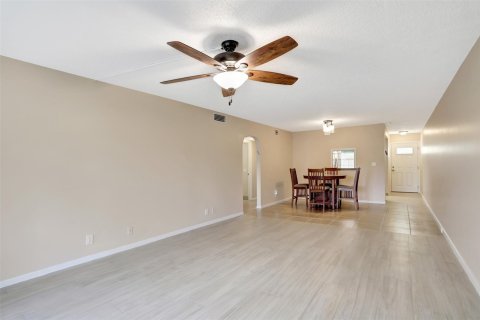 Condominio en venta en Coconut Creek, Florida, 2 dormitorios, 107.3 m2 № 1073612 - foto 21