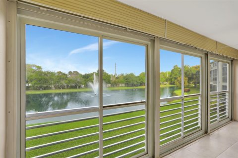 Condominio en venta en Coconut Creek, Florida, 2 dormitorios, 107.3 m2 № 1073612 - foto 11