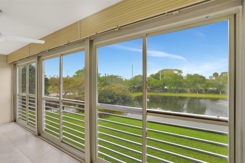 Condominio en venta en Coconut Creek, Florida, 2 dormitorios, 107.3 m2 № 1073612 - foto 13