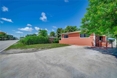 Immobilier commercial à vendre à Miami, Floride: 162.21 m2 № 1233766 - photo 19